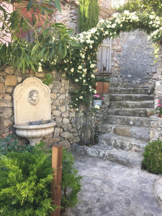 La Cle Des Songes Bed & Breakfast Claviers Exterior photo